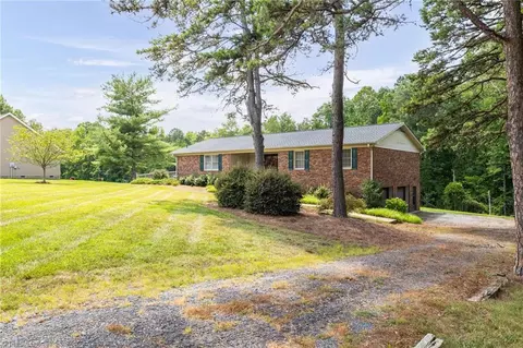 5185 Frye St, Trinity, NC 27370 photo 2