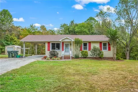 146 Lakeside Dr, Walnut Cove, NC 27052