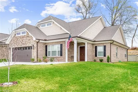6 Freemont Ct, Thomasville, NC 27360