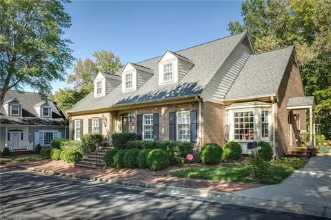 10 Saint Augustine Sq, Greensboro, NC 27408