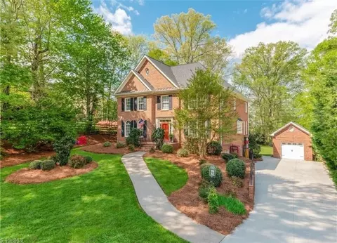 4210 Willow Knoll Ln, Winston Salem, NC 27106