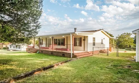 2105 Brittany Trl, Pleasant Garden, NC 27313