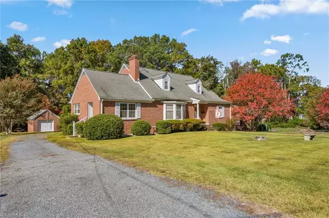 335 Cedar St, Eden, NC 27288