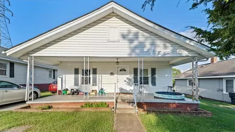 1619 Walker Pl, High Point, NC 27260