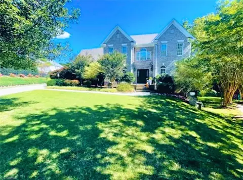 3002 Lodge Dr, Jamestown, NC 27282