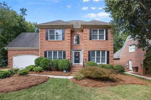 2901 Willow Oak Dr, Greensboro, NC 27408