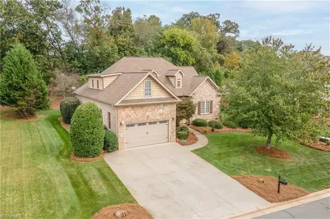 4765 Pebble Lake Dr, Pfafftown, NC 27040