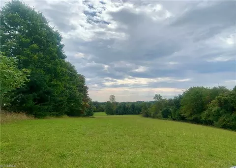 981 Slate Mountain Rd, Mount Airy, NC 27030