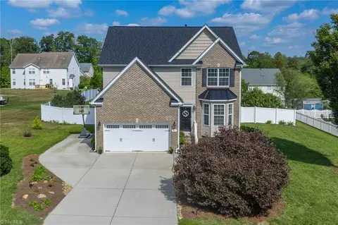 287 Ironwood Dr, Thomasville, NC 27360