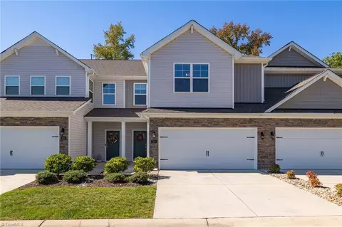 824 Riley Ln, Greensboro, NC 27455