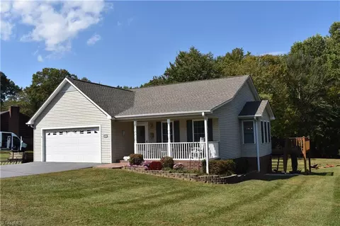219 Triplett St, Jonesville, NC 28642