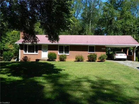 3660 Horseshoe Rd, Westfield, NC 27053