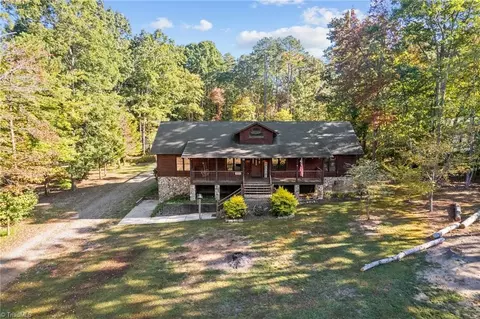 1558 Hunters Woods Dr, Trinity, NC 27370 photo 5