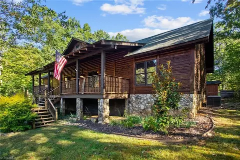 1558 Hunters Woods Dr, Trinity, NC 27370 photo 3