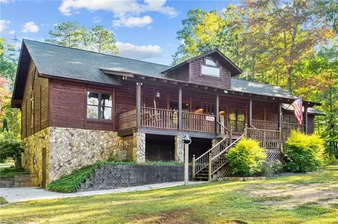 1558 Hunters Woods Dr, Trinity, NC 27370 photo 2