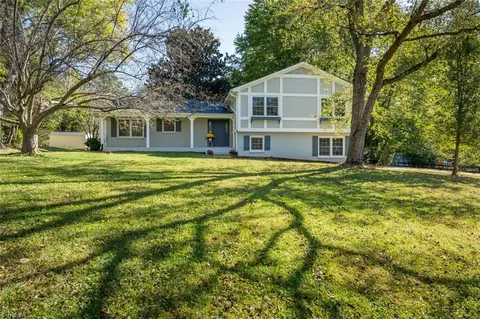 3647 Clinedale Rd, Pfafftown, NC 27040