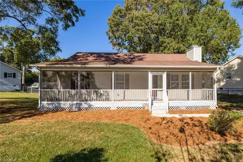 142 Meadow Wood Dr, Thomasville, NC 27360