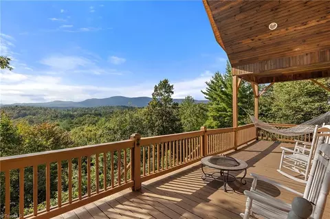 4923 Staghorn Rd, Purlear, NC 28665 photo 2