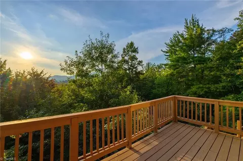 4923 Staghorn Rd, Purlear, NC 28665 photo 39