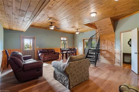 4923 Staghorn Rd, Purlear, NC 28665 photo 37