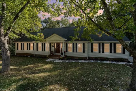 2228 W Lynn Cir, Trinity, NC 27370