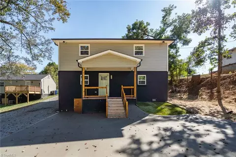 11 Longview St, Lexington, NC 27295
