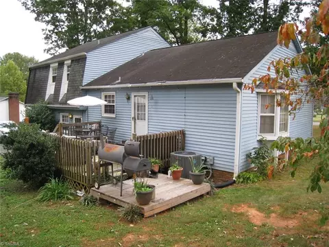 502 White Rd, King, NC 27021 photo 4