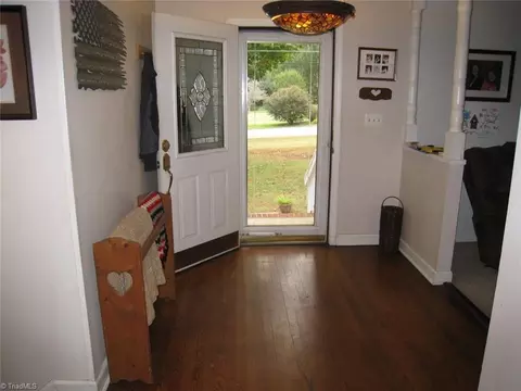 502 White Rd, King, NC 27021 photo 6