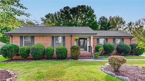 2617 Denise Dr, Greensboro, NC 27407