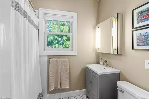 228 Edgedale Dr, High Point, NC 27262 photo 28