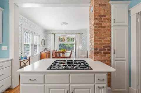 228 Edgedale Dr, High Point, NC 27262 photo 6