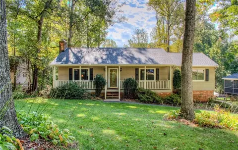 7165 Open Hearth Dr, Kernersville, NC 27284