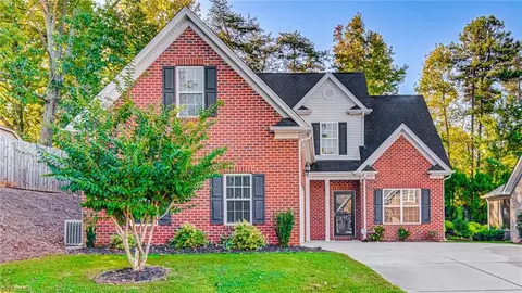 617 Woodlake Park Dr, Kernersville, NC 27284