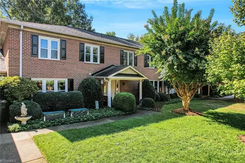 877 Brookleigh Ct, Winston Salem, NC 27104