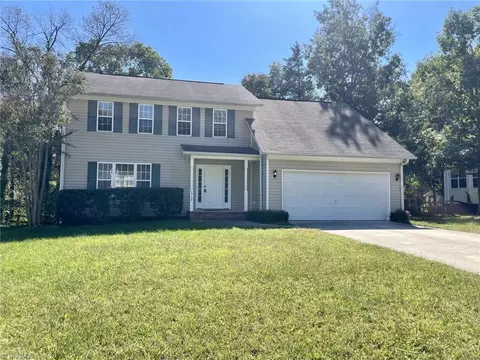 1918 Treyburn Ln, High Point, NC 27265