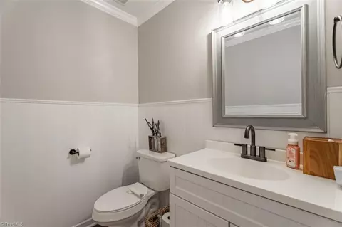 140 Golfview Dr, Advance, NC 27006 photo 5