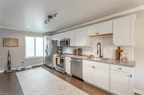 140 Golfview Dr, Advance, NC 27006 photo 6