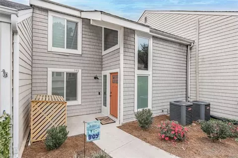 140 Golfview Dr, Advance, NC 27006