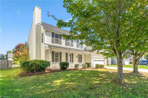 3573 Bent Trace Dr, High Point, NC 27265