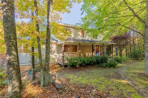3028 S Parkway Ln, Floyd, VA 24091