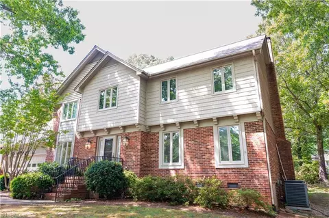 2003 La Vista Dr, High Point, NC 27265