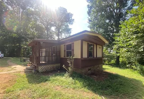 132 Fox Run Dr, Statesville, NC 28625