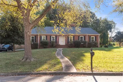 1201 Red Oak Ln, Winston Salem, NC 27106