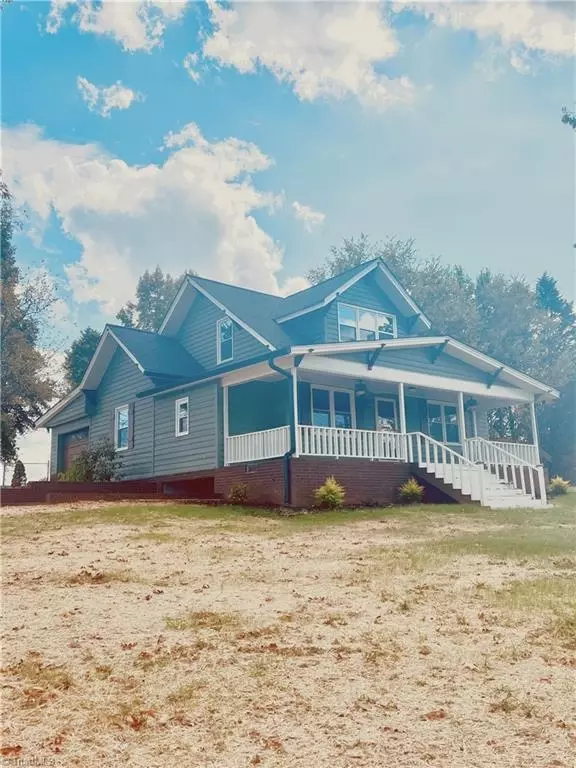 2068 Sulphur Springs Rd, Hiddenite, NC 28636 22 Photos Movoto