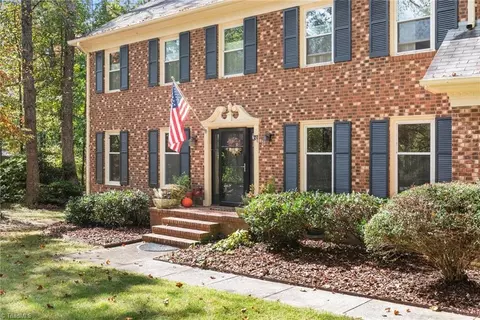 6208 Oak Bur Ct, Pleasant Garden, NC 27313