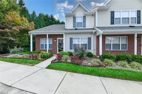 101 Malamute Ln, Greensboro, NC 27407