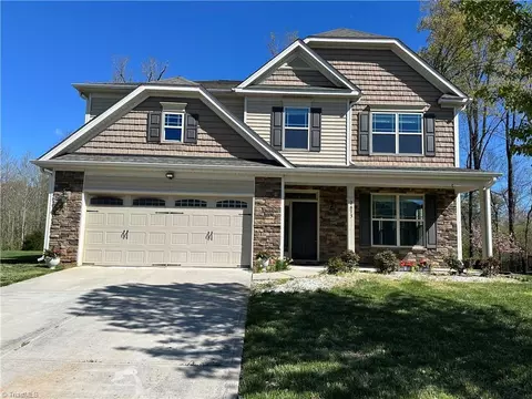 2673 Lamplight Cir, High Point, NC 27265