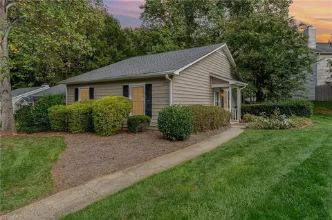 2622 Cottage Pl, Greensboro, NC 27455