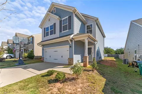 1088 Bitting Hall Cir, Rural Hall, NC 27045
