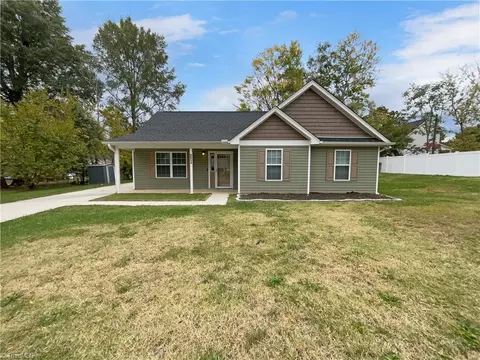 3811 Wooddale Ln, Greensboro, NC 27405